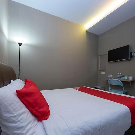 Oyo 90231 Hotel By The Park Plt Johor Bahru Exteriér fotografie