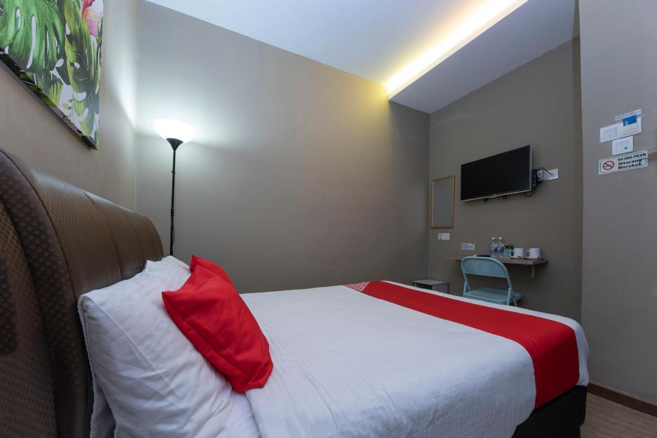 Oyo 90231 Hotel By The Park Plt Johor Bahru Exteriér fotografie