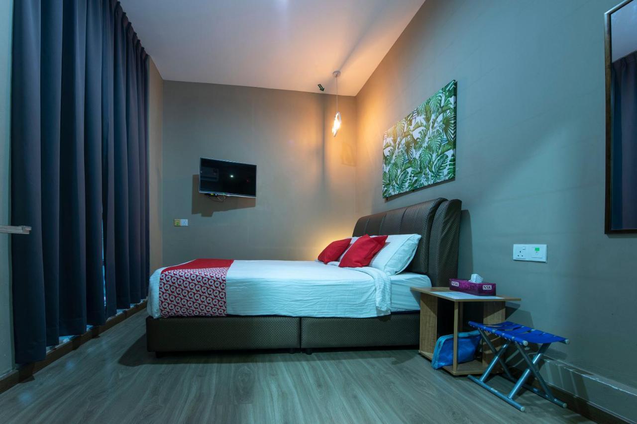 Oyo 90231 Hotel By The Park Plt Johor Bahru Exteriér fotografie