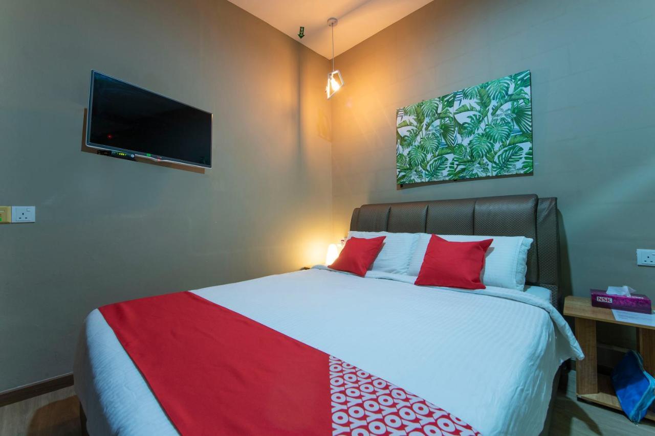 Oyo 90231 Hotel By The Park Plt Johor Bahru Exteriér fotografie